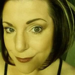 Meet your Posher, Leslie